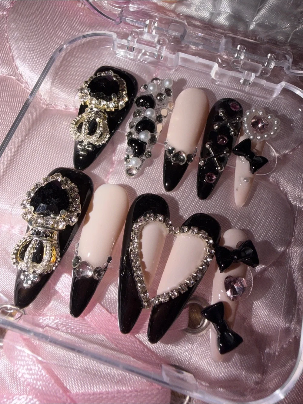 🩷🖤press on nails set🖤🩷